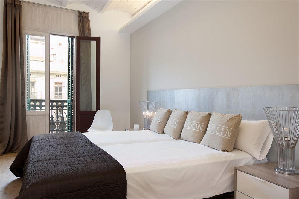 Rent Top Apartments Near Plaza De Catalunya Барселона Экстерьер фото