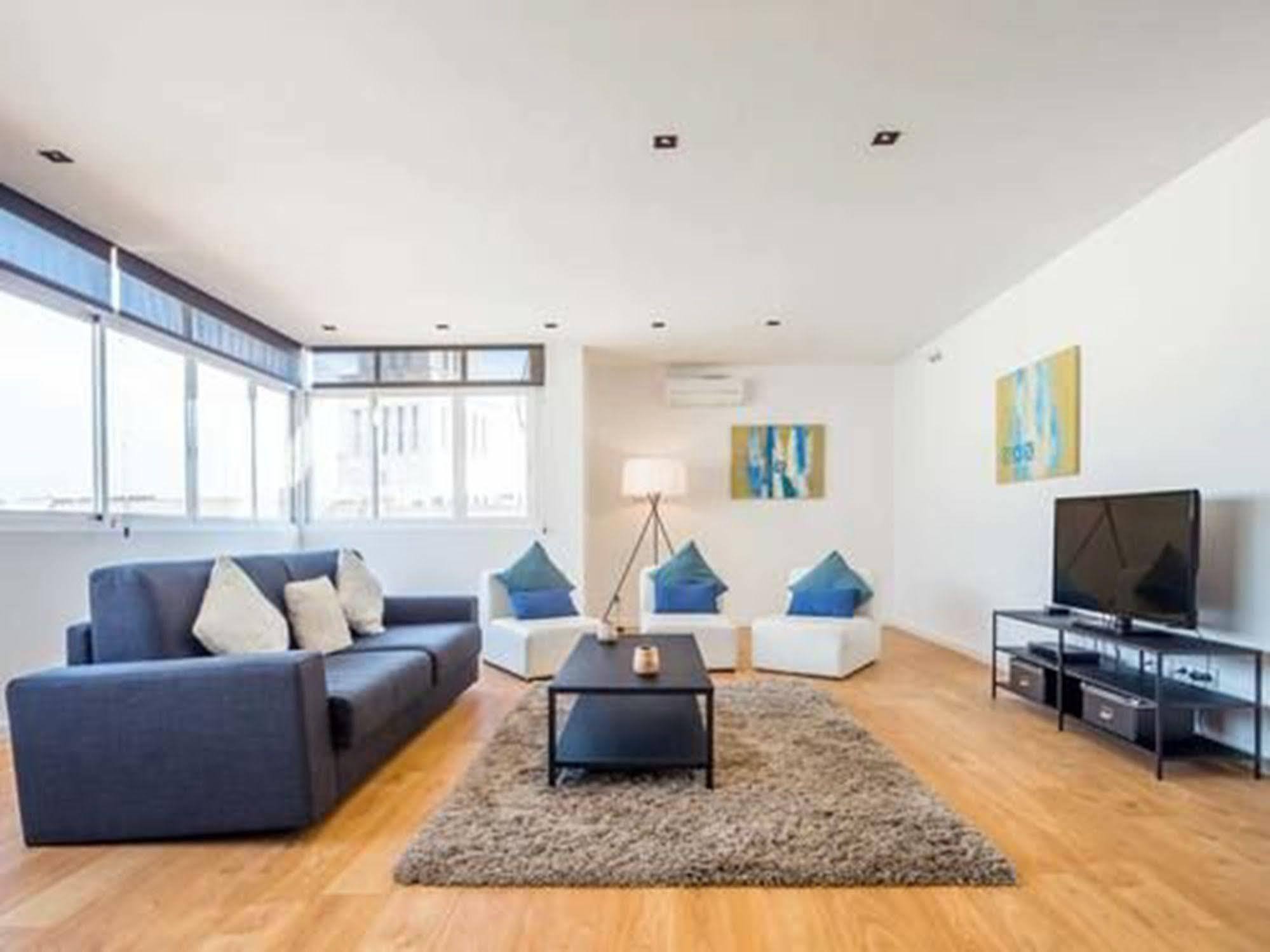Rent Top Apartments Near Plaza De Catalunya Барселона Экстерьер фото