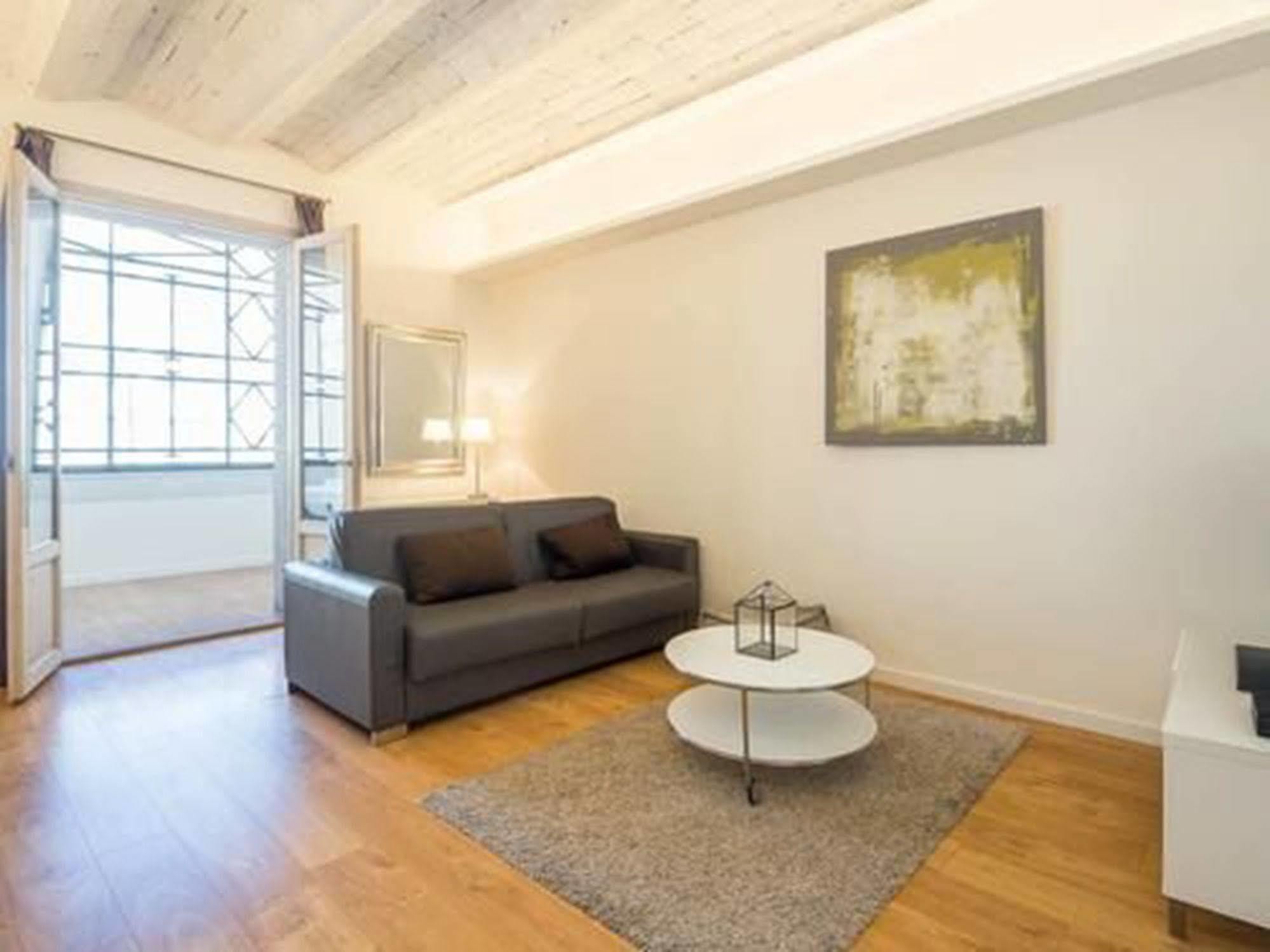 Rent Top Apartments Near Plaza De Catalunya Барселона Экстерьер фото