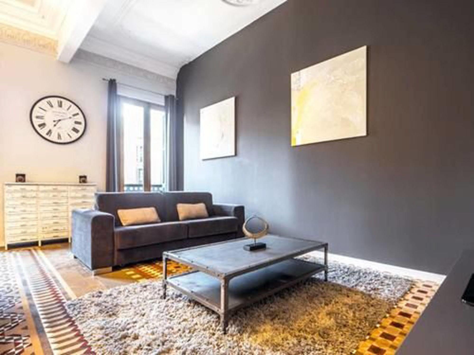 Rent Top Apartments Near Plaza De Catalunya Барселона Экстерьер фото