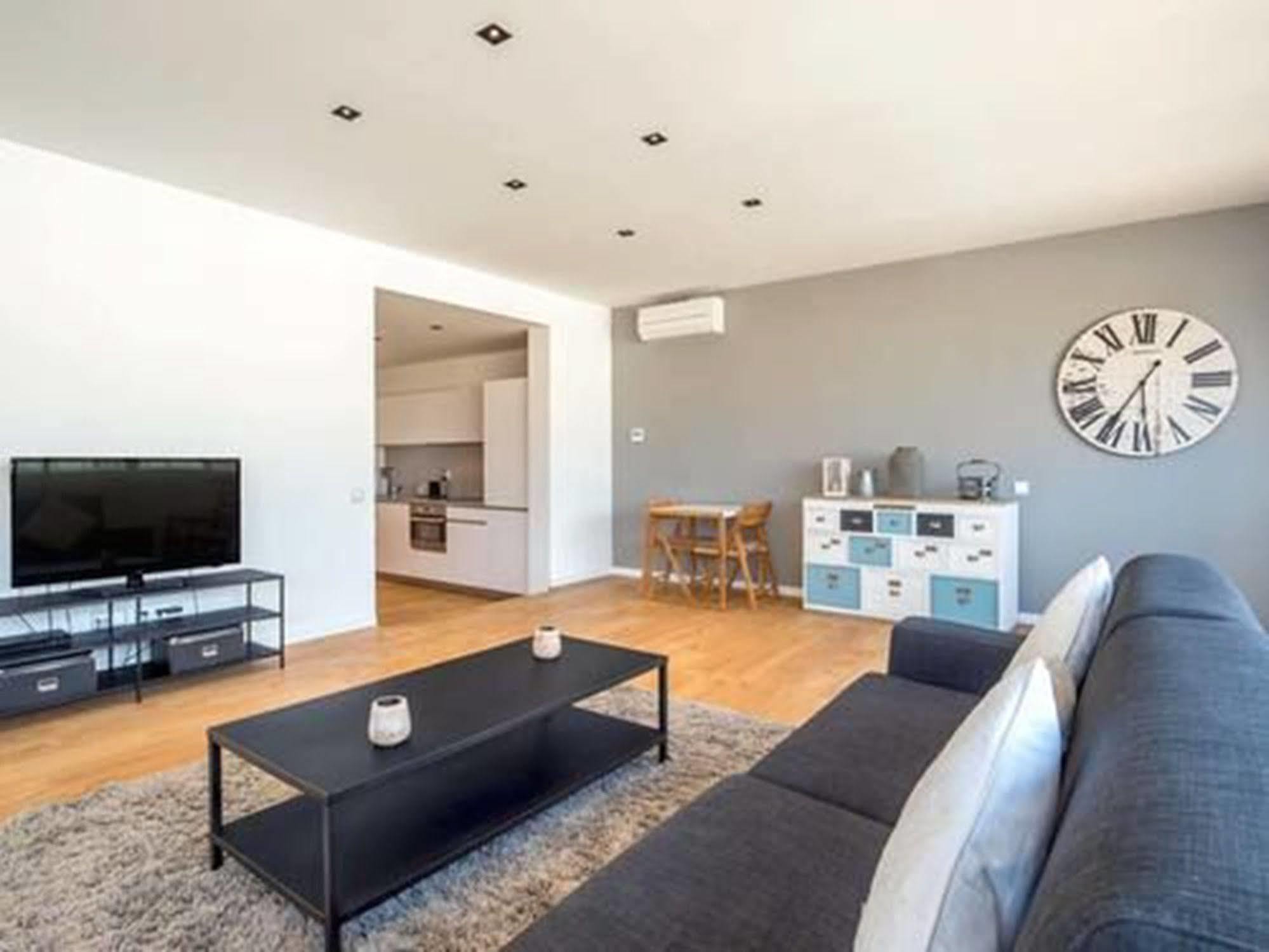Rent Top Apartments Near Plaza De Catalunya Барселона Экстерьер фото