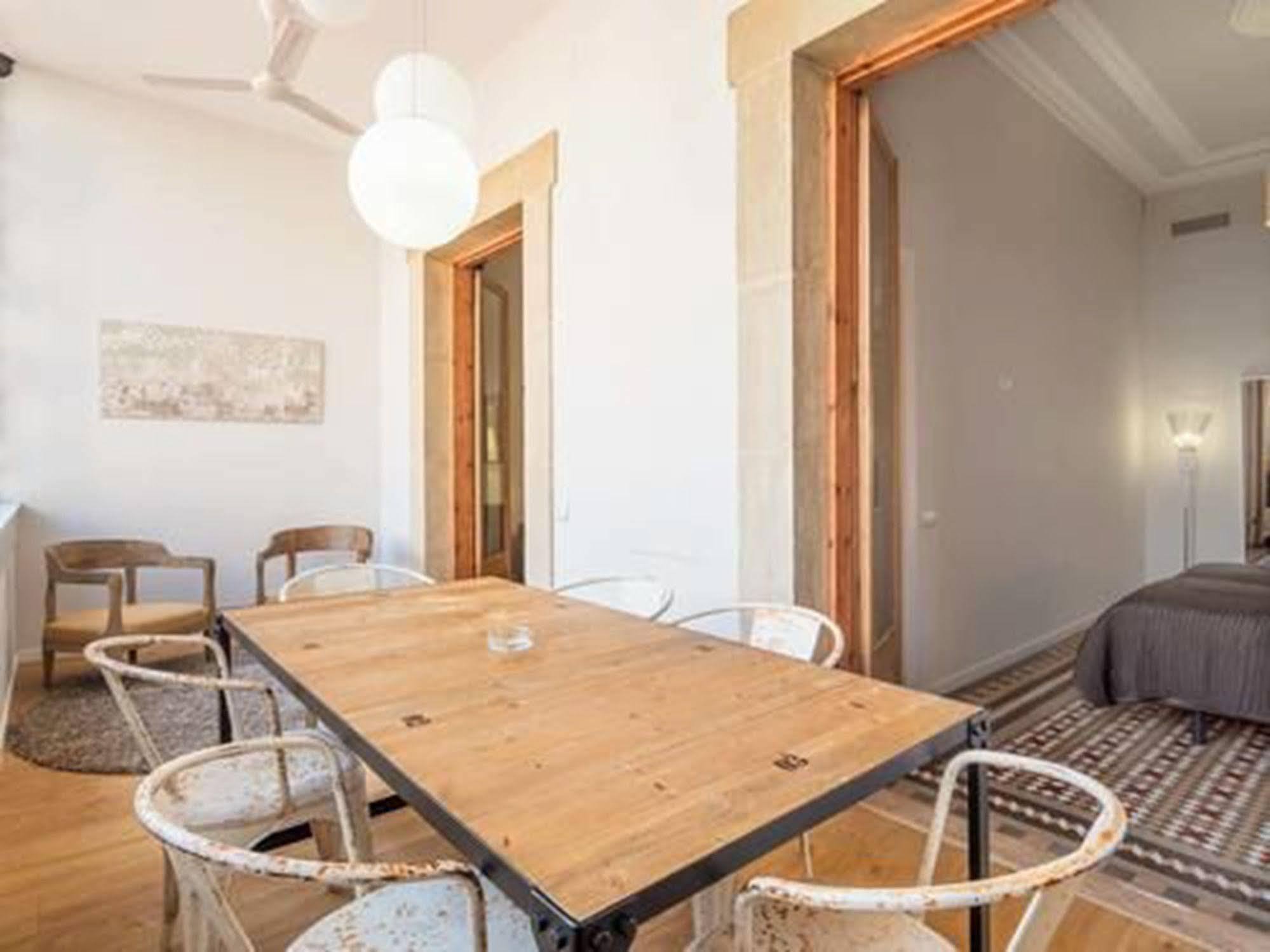 Rent Top Apartments Near Plaza De Catalunya Барселона Экстерьер фото
