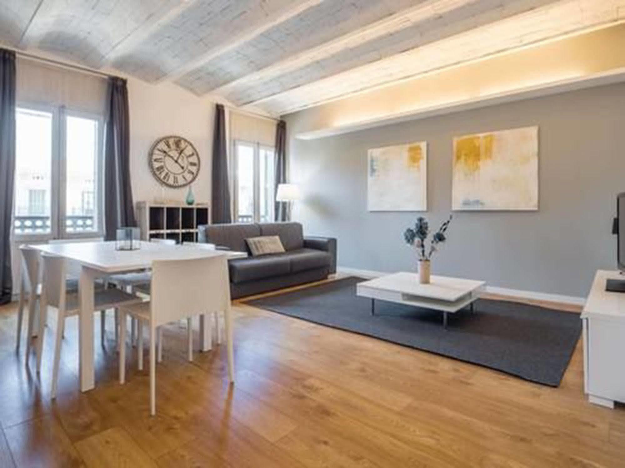 Rent Top Apartments Near Plaza De Catalunya Барселона Экстерьер фото